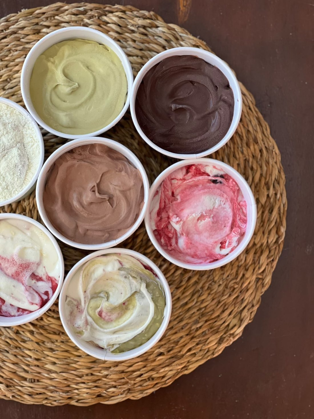 Sabores de gelato artesanal Fior servidos em potes