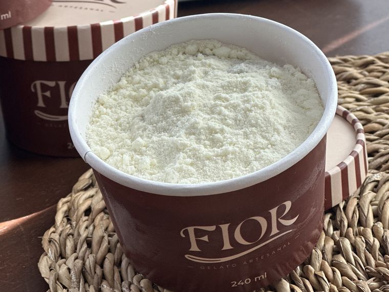 Pote de gelato artesanal Fior sabor Ninho com Nutella